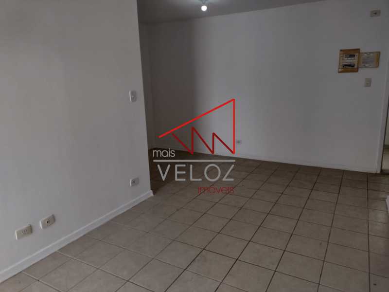 Apartamento à venda com 2 quartos, 60m² - Foto 6