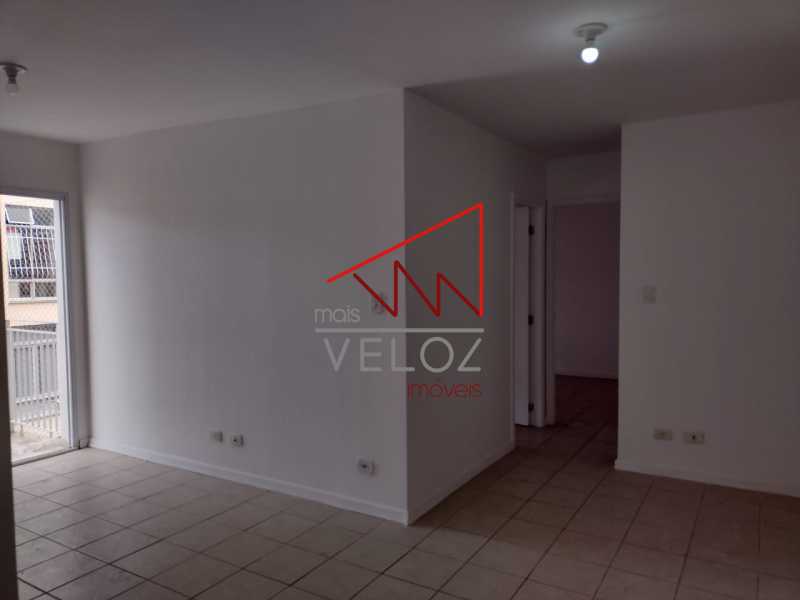 Apartamento à venda com 2 quartos, 60m² - Foto 4