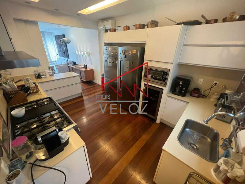 Apartamento à venda com 4 quartos, 250m² - Foto 19