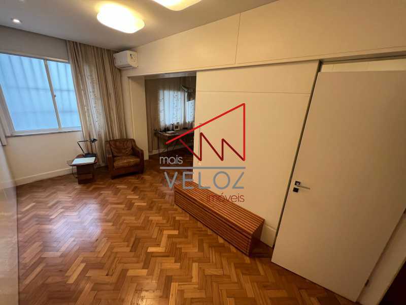 Apartamento à venda com 4 quartos, 250m² - Foto 17