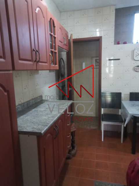 Apartamento à venda com 4 quartos, 214m² - Foto 2