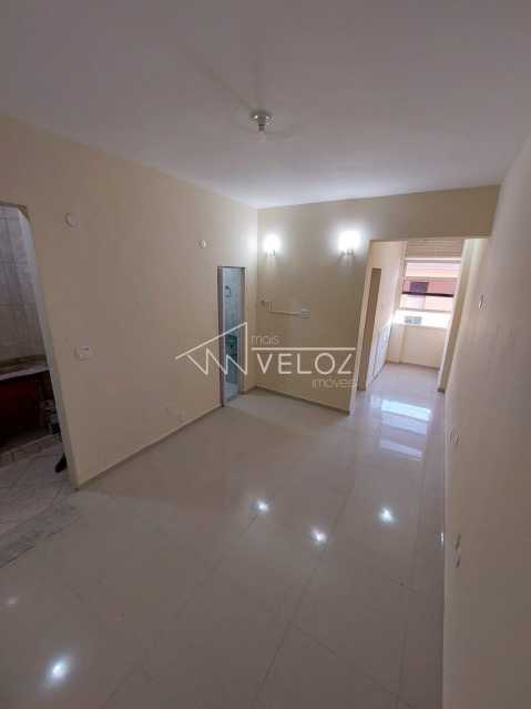 Apartamento à venda com 1 quarto, 32m² - Foto 1