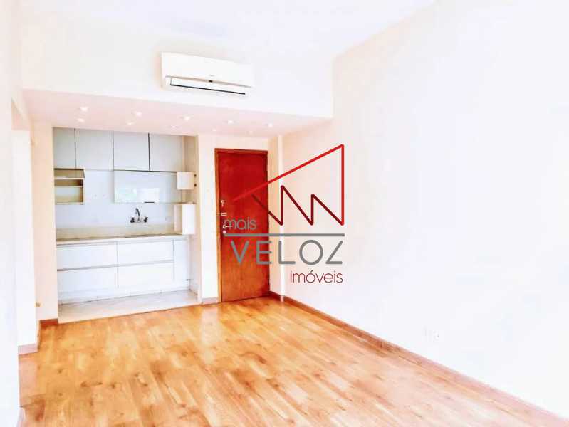 Apartamento à venda com 1 quarto, 50m² - Foto 22