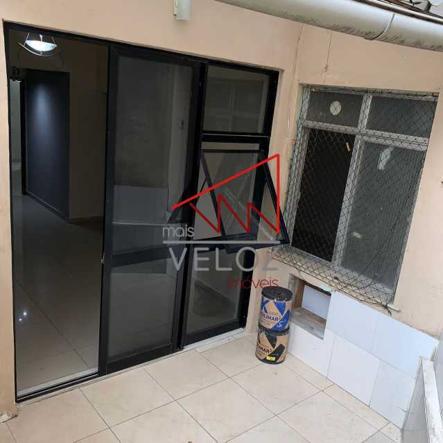 Apartamento à venda com 2 quartos, 64m² - Foto 11