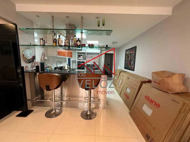 Apartamento à venda com 3 quartos, 105m² - Foto 18