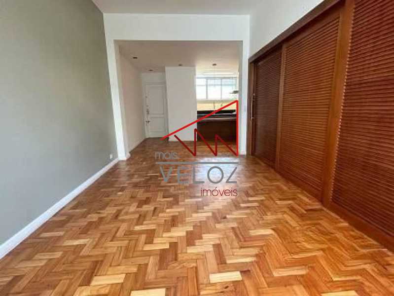 Apartamento à venda com 2 quartos, 105m² - Foto 2