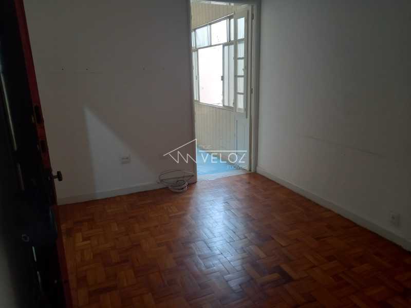 Apartamento à venda com 1 quarto, 57m² - Foto 2