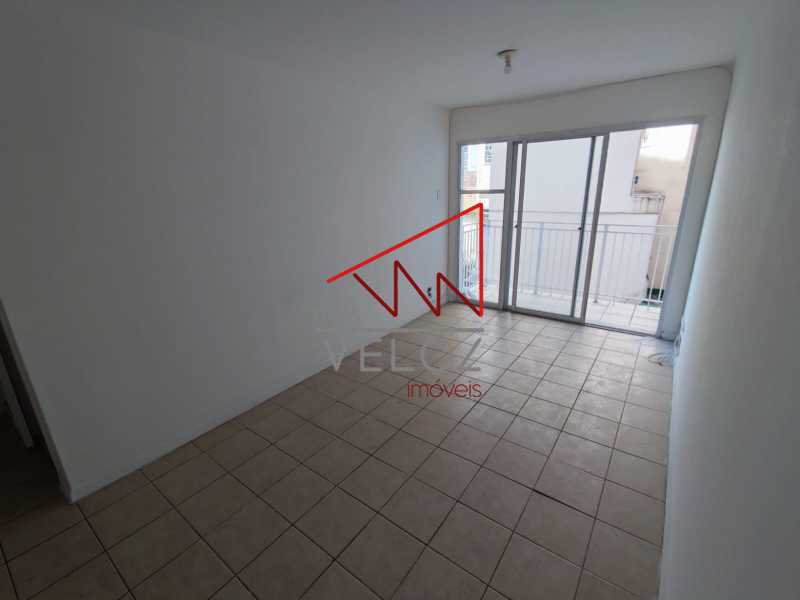 Apartamento à venda com 1 quarto, 49m² - Foto 2