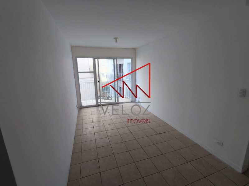 Apartamento à venda com 1 quarto, 49m² - Foto 3