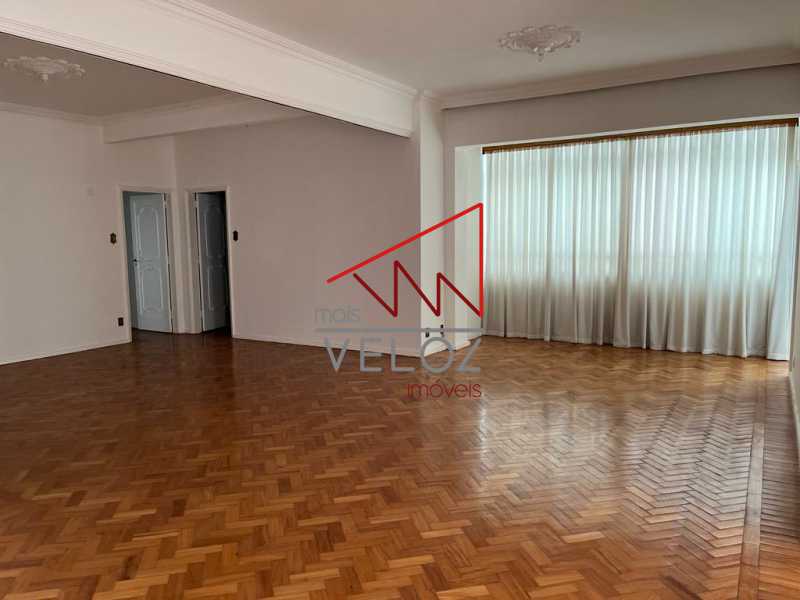 Apartamento à venda com 4 quartos, 202m² - Foto 3