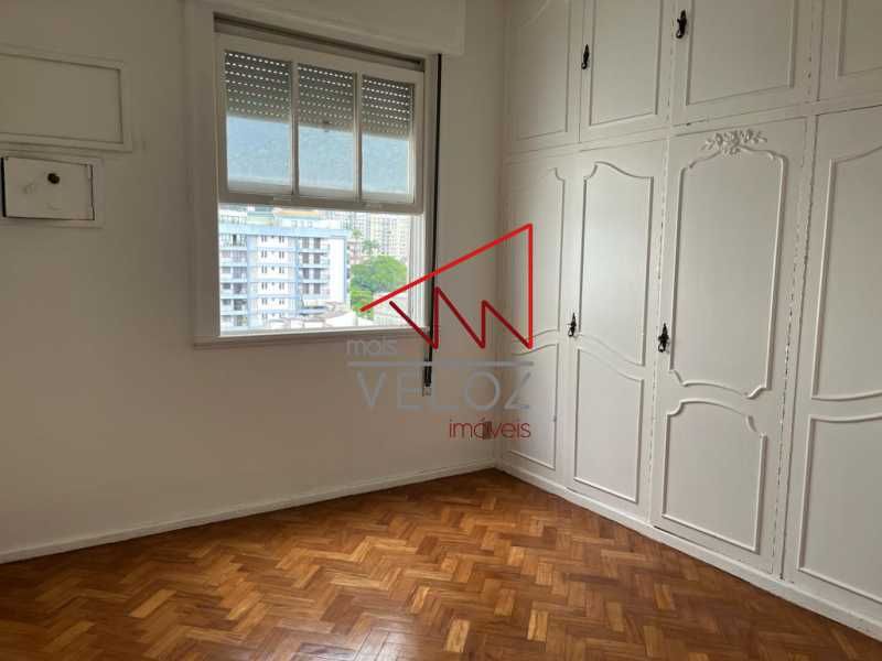 Apartamento à venda com 4 quartos, 202m² - Foto 14