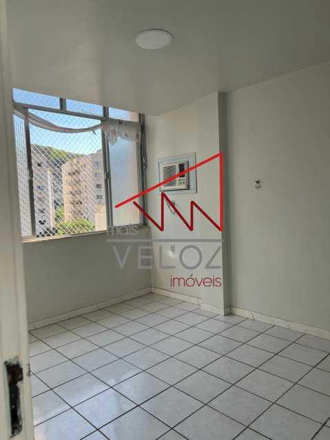 Apartamento à venda com 3 quartos, 100m² - Foto 2