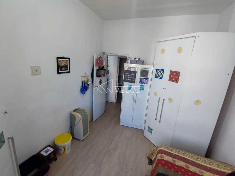 Apartamento à venda com 1 quarto, 50m² - Foto 2