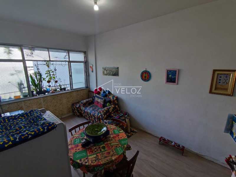 Apartamento à venda com 1 quarto, 50m² - Foto 5