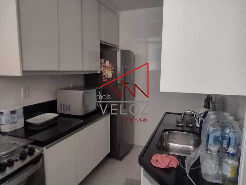 Apartamento à venda com 2 quartos, 75m² - Foto 21