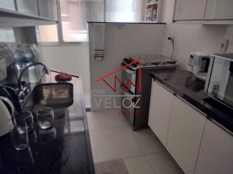 Apartamento à venda com 2 quartos, 75m² - Foto 17