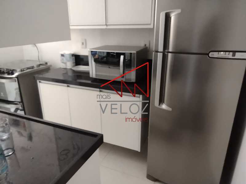 Apartamento à venda com 2 quartos, 75m² - Foto 20