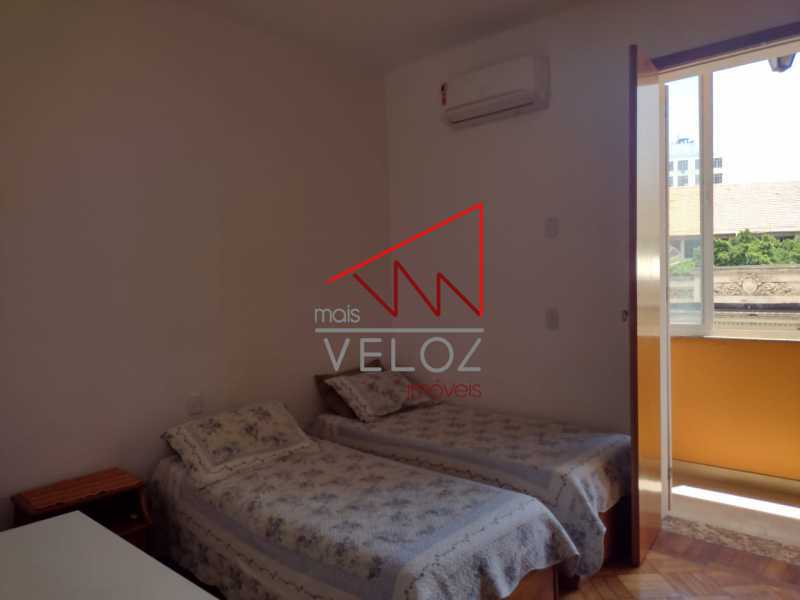 Apartamento à venda com 2 quartos, 75m² - Foto 12