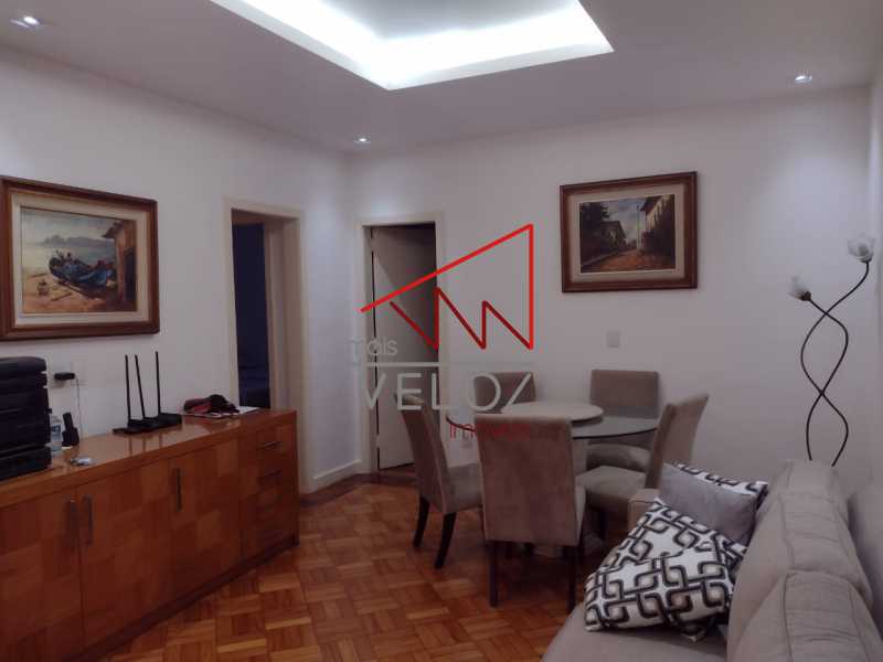 Apartamento à venda com 2 quartos, 75m² - Foto 2