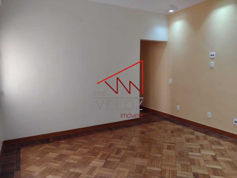 Apartamento à venda com 2 quartos, 62m² - Foto 2