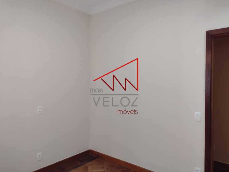 Apartamento à venda com 2 quartos, 62m² - Foto 4