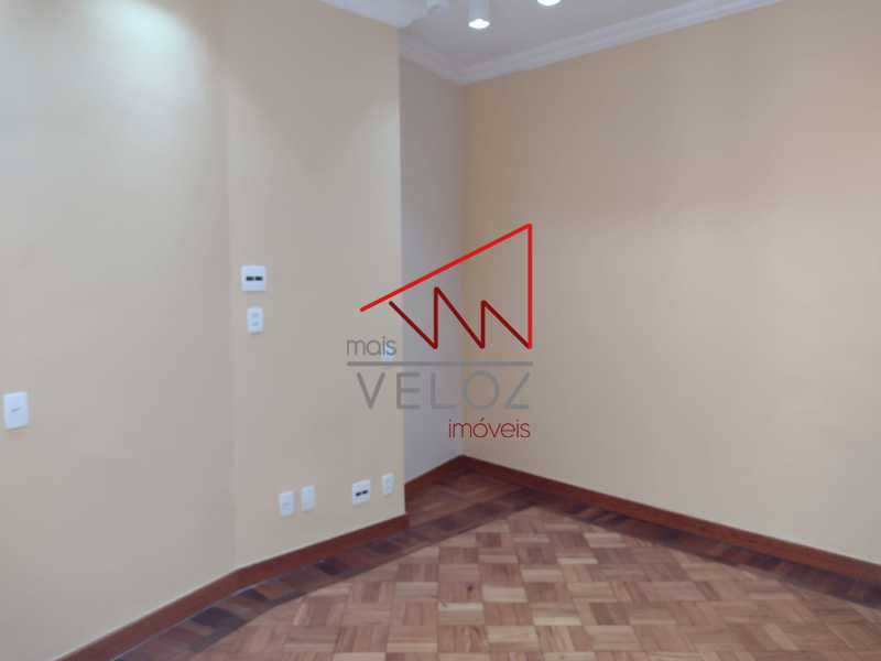 Apartamento à venda com 2 quartos, 62m² - Foto 9