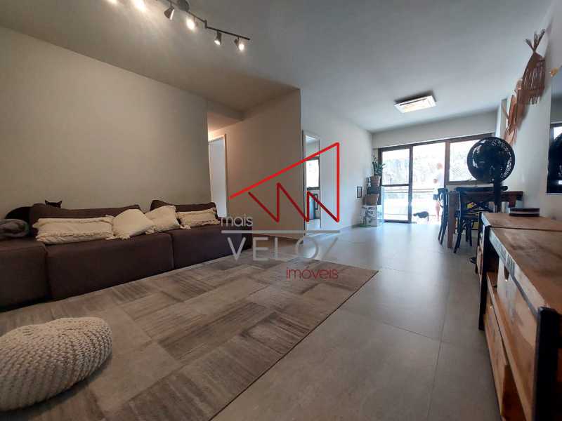 Apartamento à venda com 3 quartos, 110m² - Foto 1