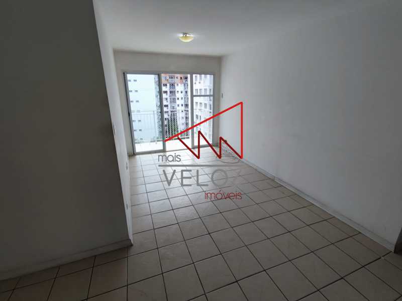 Apartamento à venda com 2 quartos, 60m² - Foto 2