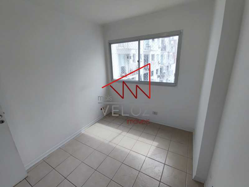 Apartamento à venda com 2 quartos, 60m² - Foto 16