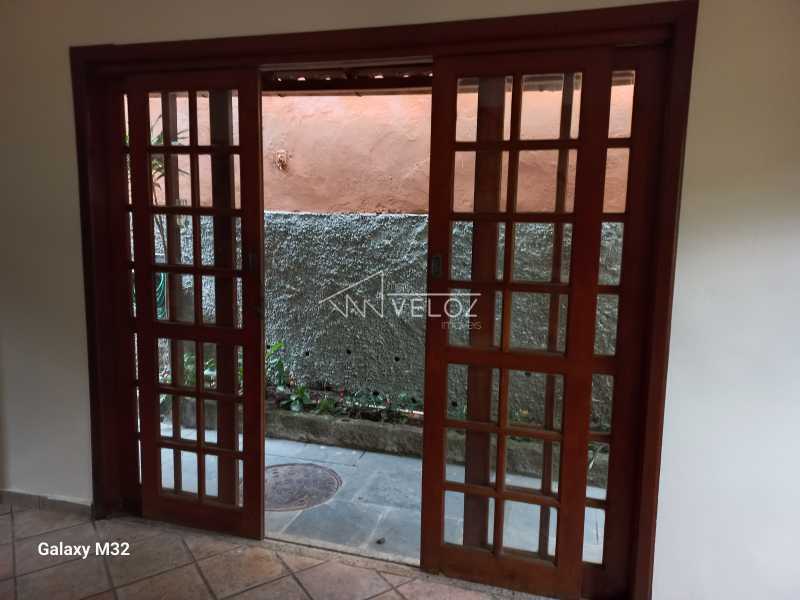 Casa de Vila à venda com 5 quartos, 200m² - Foto 18