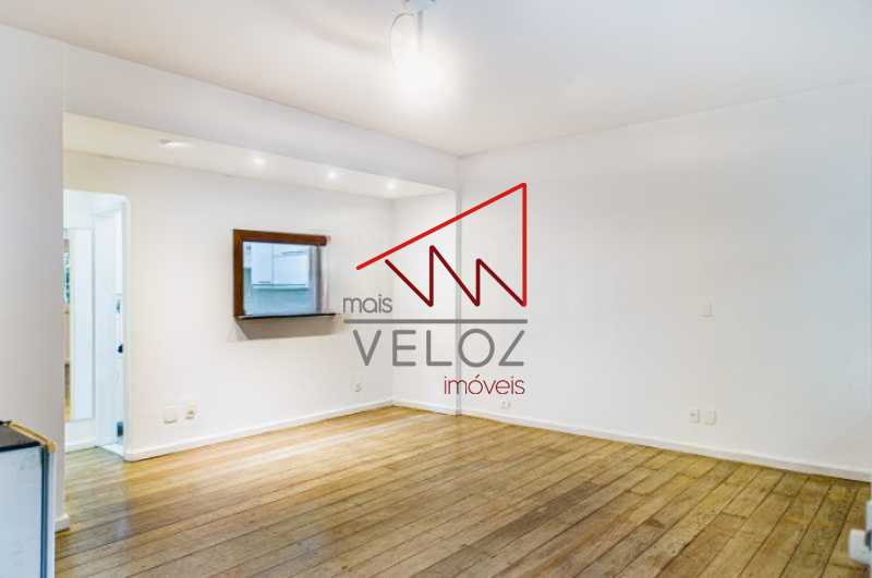 Apartamento à venda com 3 quartos, 180m² - Foto 2