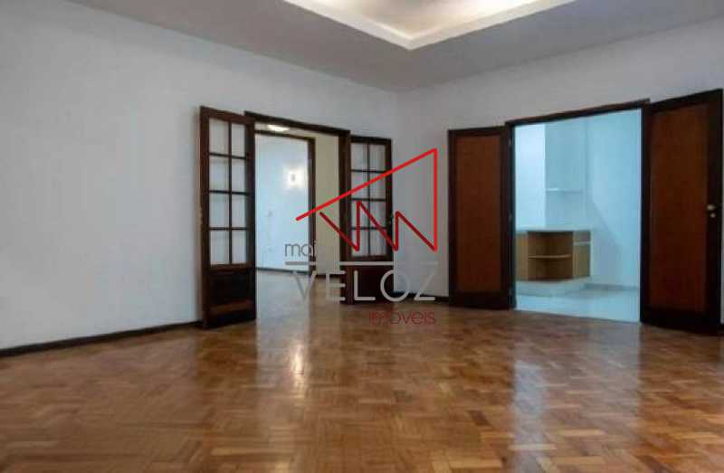 Apartamento à venda com 4 quartos, 206m² - Foto 2