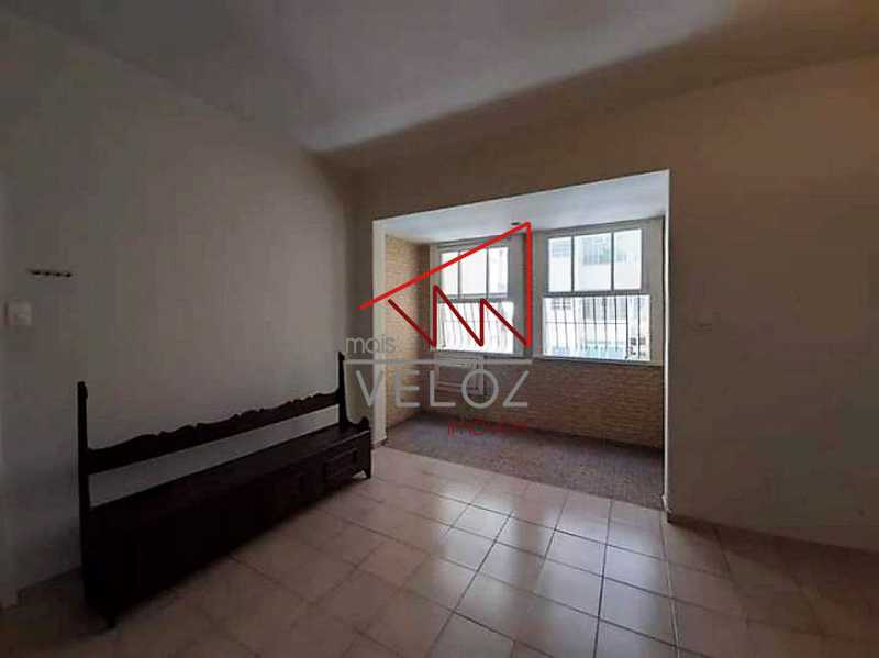 Apartamento à venda com 3 quartos, 104m² - Foto 2