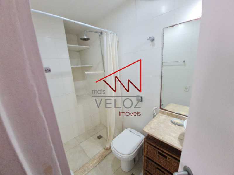 Apartamento à venda com 3 quartos, 85m² - Foto 2