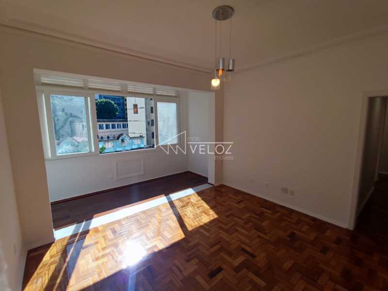 Apartamento à venda com 3 quartos, 110m² - Foto 2