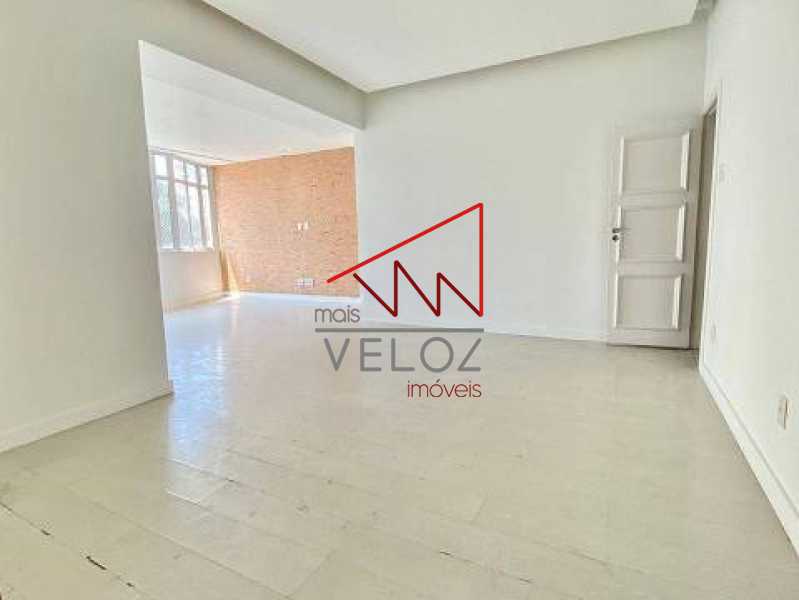 Apartamento à venda com 3 quartos, 175m² - Foto 2