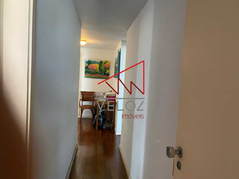 Apartamento à venda com 4 quartos, 160m² - Foto 9