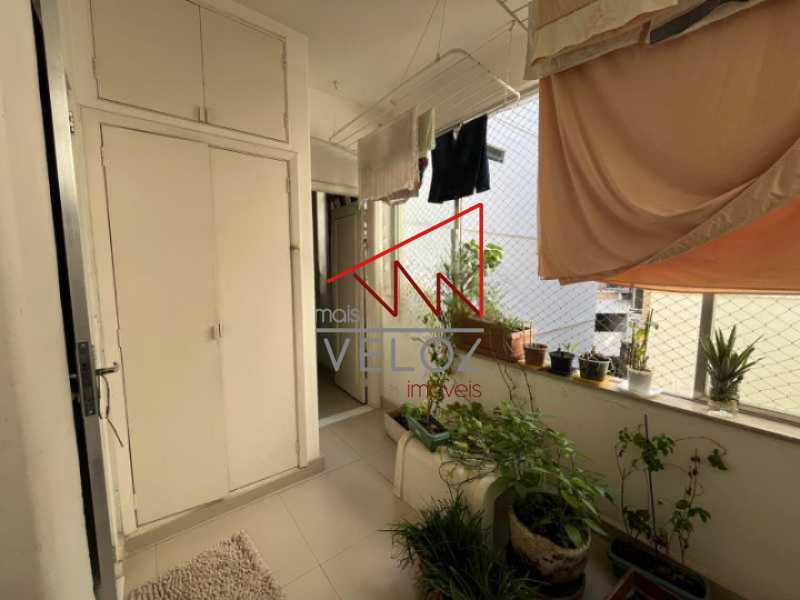 Apartamento à venda com 4 quartos, 200m² - Foto 9