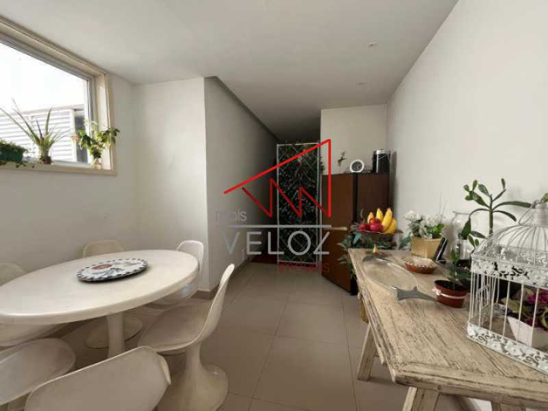 Apartamento à venda com 4 quartos, 200m² - Foto 12