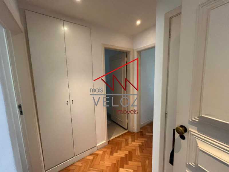 Apartamento à venda com 4 quartos, 200m² - Foto 14