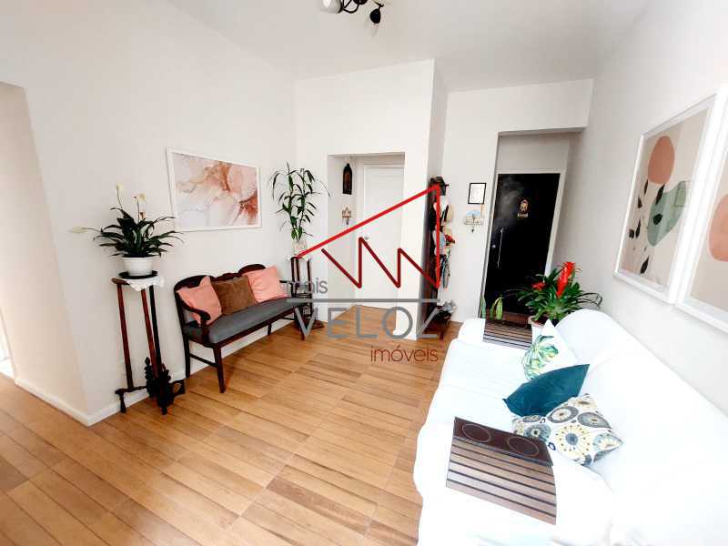 Apartamento à venda com 3 quartos, 80m² - Foto 1