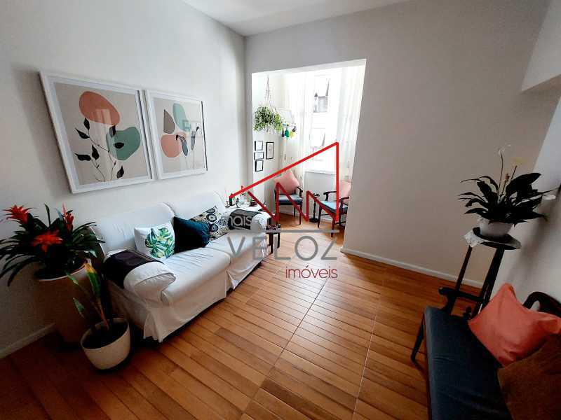 Apartamento à venda com 3 quartos, 80m² - Foto 2