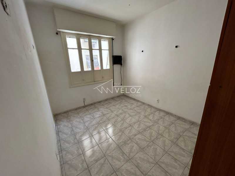 Apartamento à venda com 2 quartos, 70m² - Foto 3