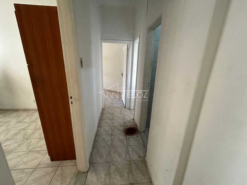 Apartamento à venda com 2 quartos, 70m² - Foto 12