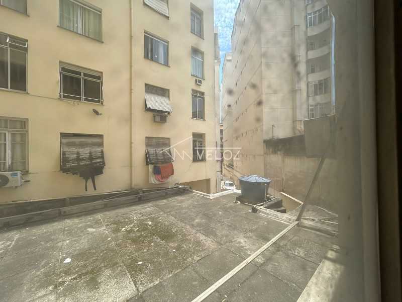 Apartamento à venda com 2 quartos, 70m² - Foto 14