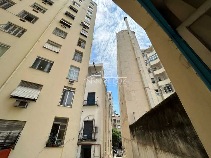 Apartamento à venda com 2 quartos, 70m² - Foto 13