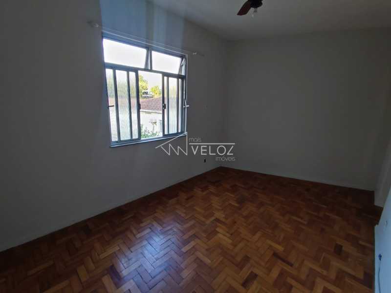 Apartamento à venda com 2 quartos, 80m² - Foto 4