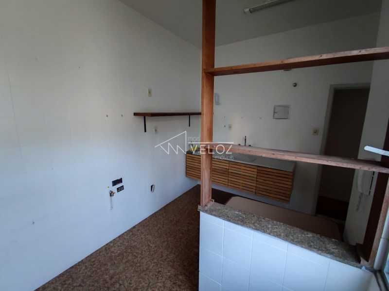 Apartamento à venda com 2 quartos, 80m² - Foto 21