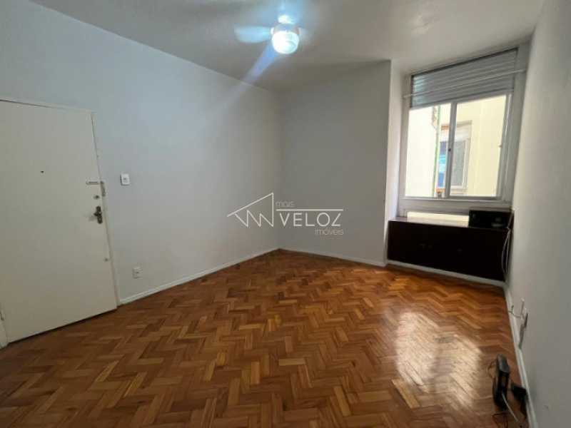 Apartamento à venda com 2 quartos, 60m² - Foto 2