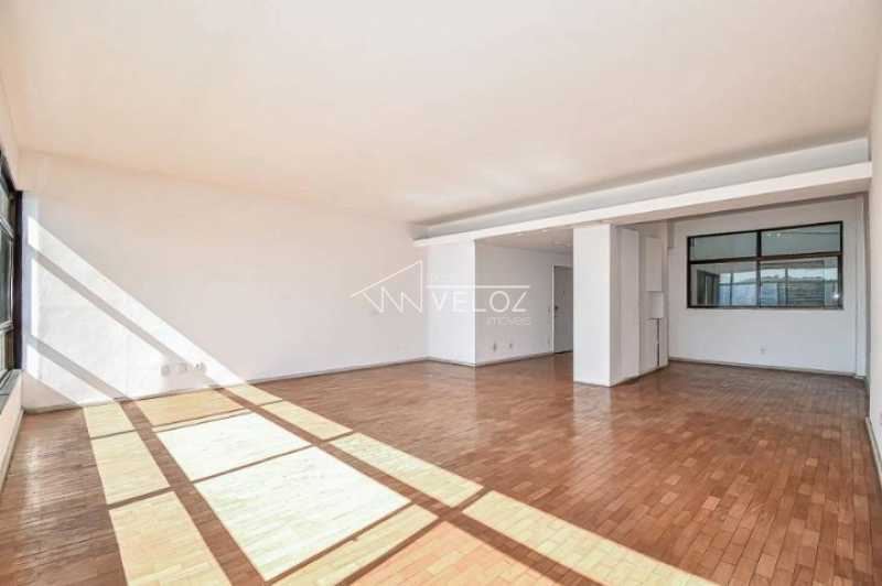 Apartamento à venda com 3 quartos, 200m² - Foto 2